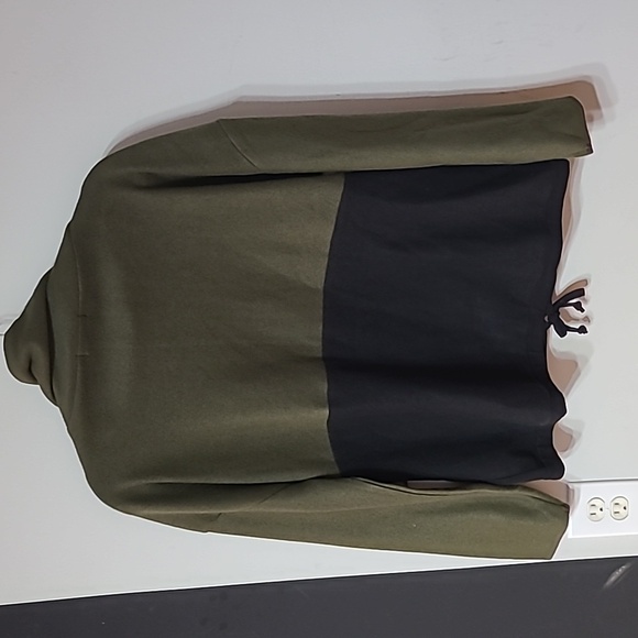 Carve Designs NWT Olive Green and Black Pullover size medium - Picture 4 of 4